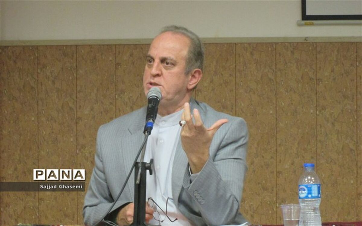 نسل جدید و درواقع دانش آموزان باید گردشگری استان و کشور خود را بشناسند