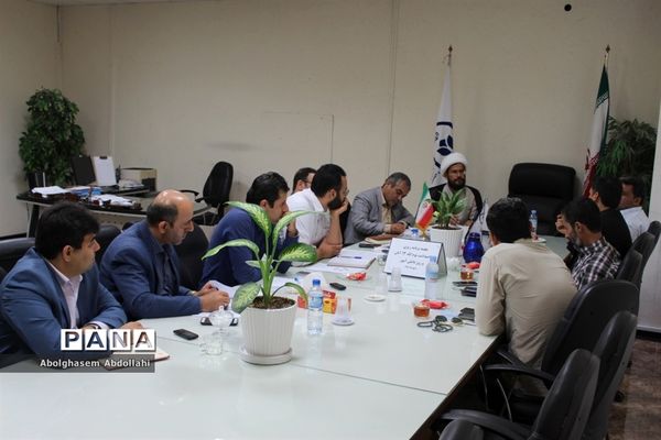 جلسه برنامه‌ریزی گرامیداشت یوم الله 13 آبان در اداره‌کل آموزش و پرورش استان بوشهر