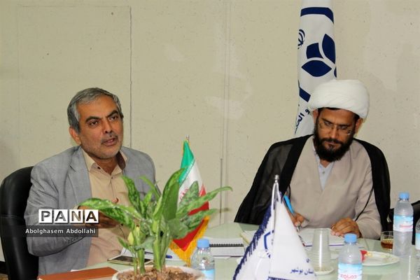 جلسه برنامه‌ریزی گرامیداشت یوم الله 13 آبان در اداره‌کل آموزش و پرورش استان بوشهر