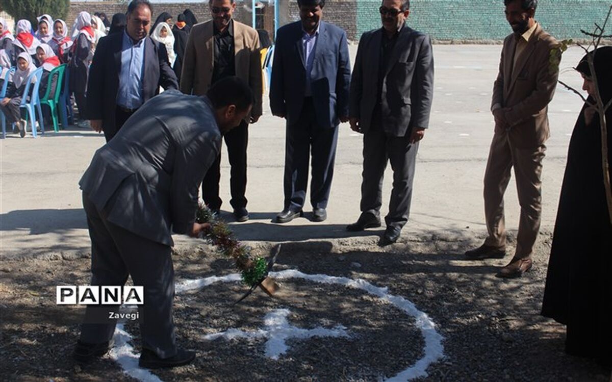 مراسم کلنگ‌زنی ساخت 2 نمازخانه در مدارس روستای تقی‌آباد فریمان برگزار شد