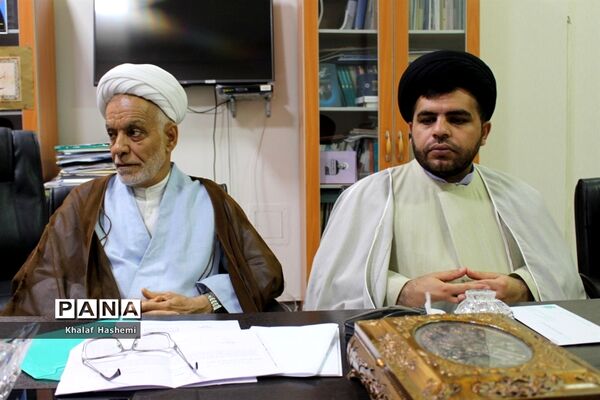 جلسه کمیته اطلاع رسانی  اجلاس نماز در استانداری بوشهر