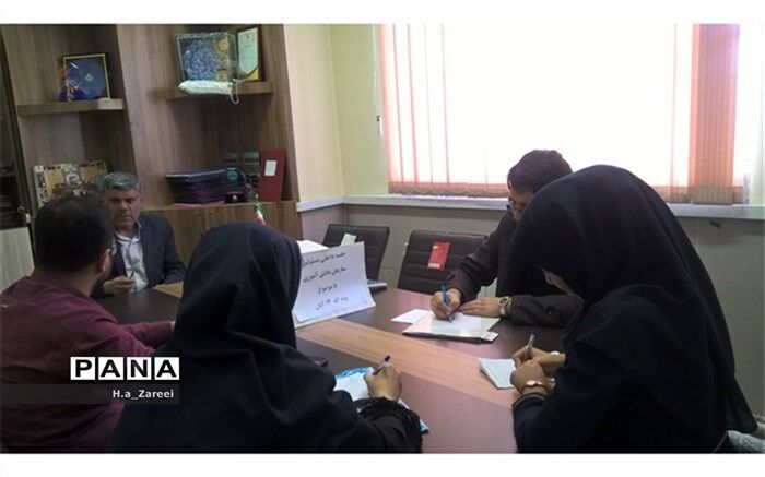 جلسه ستاد برگزاری یوم الله 13 آبان در سازمان دانش آموزی اصفهان برگزار شد