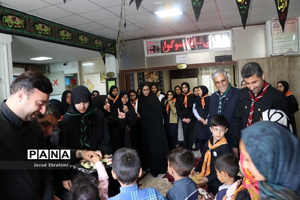 بازدید مدیر سازمان دانش‌آموزی خراسان رضوی از خدمت‌رسانی پیشتازان به زائران امام رضا (ع)