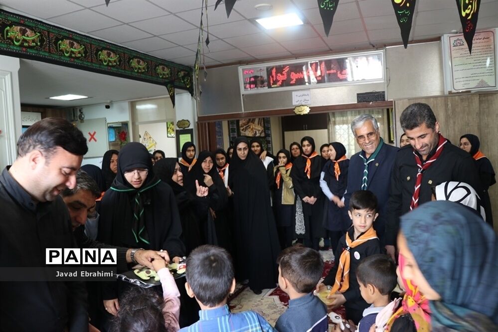 بازدید مدیر سازمان دانش‌آموزی خراسان رضوی از خدمت‌رسانی پیشتازان به زائران امام رضا (ع)