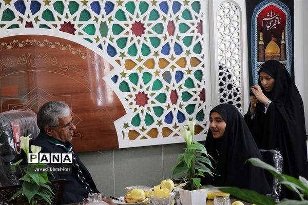 بازدید مدیر سازمان دانش‌آموزی خراسان رضوی از خدمت‌رسانی پیشتازان به زائران امام رضا (ع)