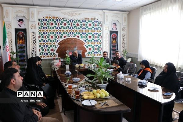 بازدید مدیر سازمان دانش‌آموزی خراسان رضوی از خدمت‌رسانی پیشتازان به زائران امام رضا (ع)