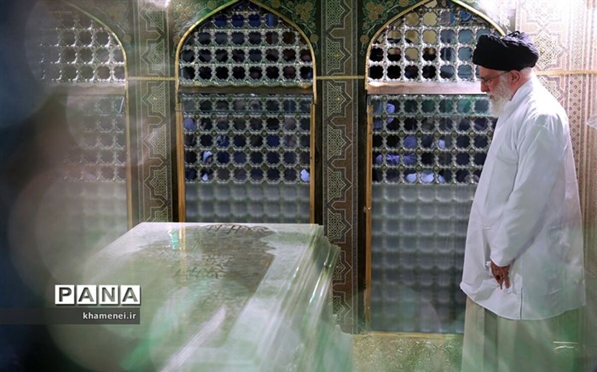 رهبر معظم انقلاب: دشمن را بشناسید و راه مبارزه را بلد شوید