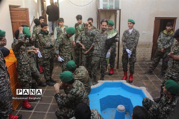 گردهمایی پایان ماه صفر بسیجیان دانش‌آموز در منزل امام خمینی  (ره)
