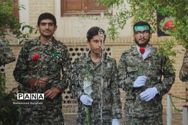 گردهمایی پایان ماه صفر بسیجیان دانش‌آموز در منزل امام خمینی  (ره)