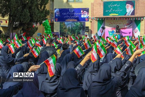 آیین استانی گرامیداشت هفته پدافند غیرعامل در مدارس فارس