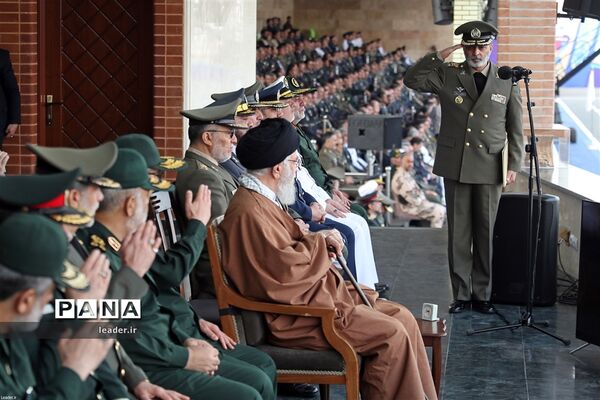 حضور فرمانده کل قوا در مراسم دانش‌آموختگی دانشجویان دانشگاه‌های افسری ارتش