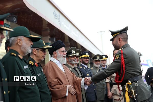 حضور فرمانده کل قوا در مراسم دانش‌آموختگی دانشجویان دانشگاه‌های افسری ارتش