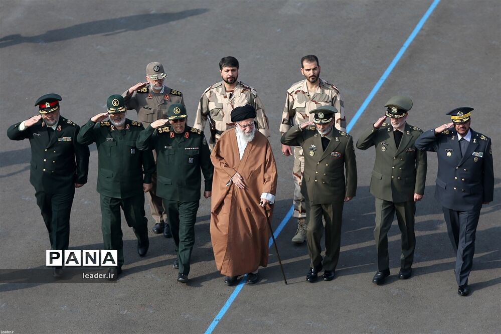حضور فرمانده کل قوا در مراسم دانش‌آموختگی دانشجویان دانشگاه‌های افسری ارتش