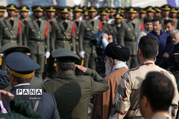 حضور فرمانده کل قوا در مراسم دانش‌آموختگی دانشجویان دانشگاه‌های افسری ارتش