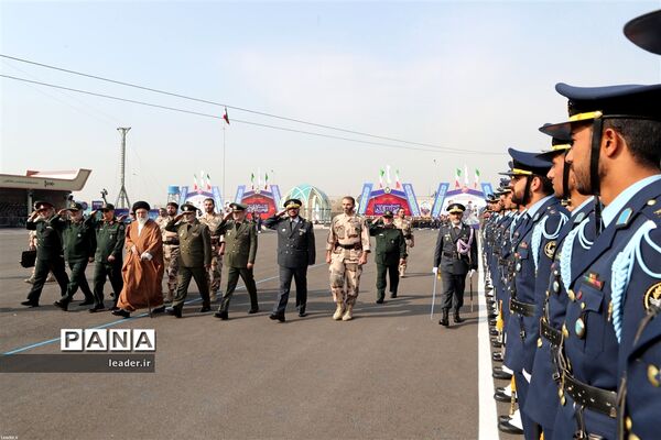 حضور فرمانده کل قوا در مراسم دانش‌آموختگی دانشجویان دانشگاه‌های افسری ارتش