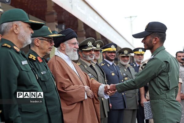 حضور فرمانده کل قوا در مراسم دانش‌آموختگی دانشجویان دانشگاه‌های افسری ارتش