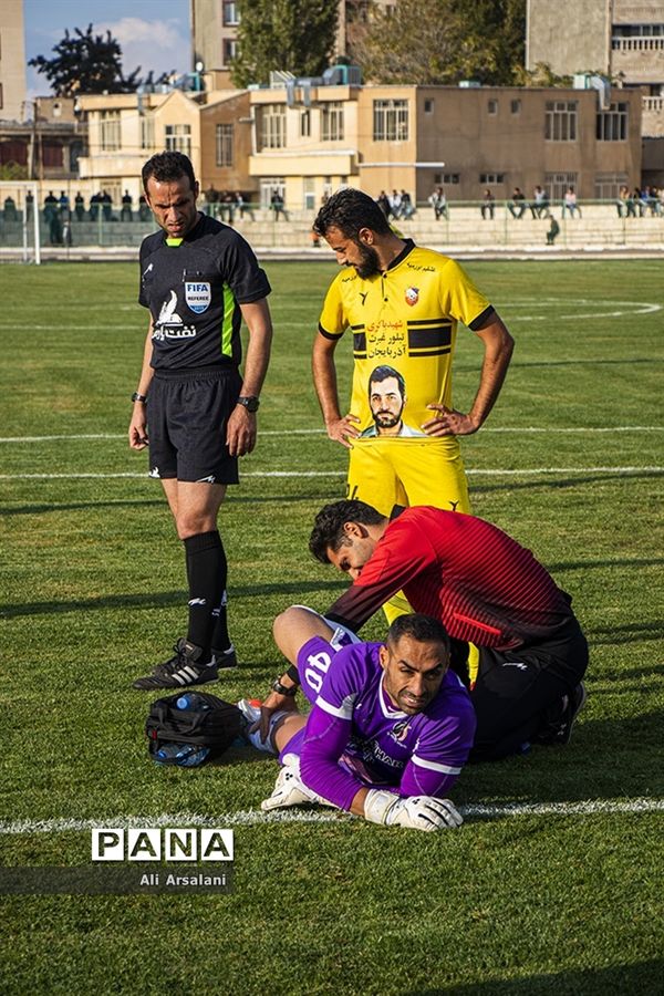 دیدار تیم های فوتبال نود ارومیه و آرمان‎گهرسیرجان