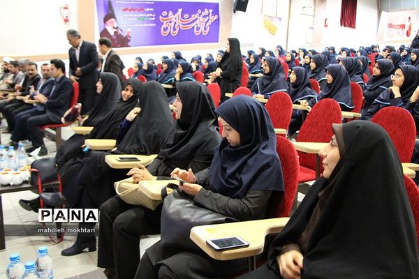 وقف 500 عدد لیوان توسط دانش آموزان دبیرستان دخترانه شاهد افشار یزد