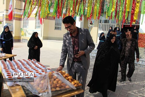 وقف 500 عدد لیوان توسط دانش آموزان دبیرستان دخترانه شاهد افشار یزد