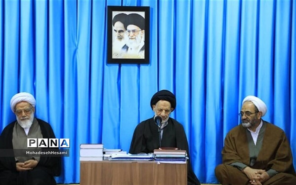 در دیدار نماینده ولی فقیه با معاون وزیر آموزش و پرورش مطرح شد: معلمین سنگرنشینان میادین علم و ایمان