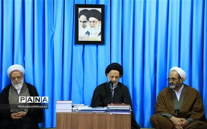 در دیدار نماینده ولی فقیه با معاون وزیر آموزش و پرورش مطرح شد: معلمین سنگرنشینان میادین علم و ایمان