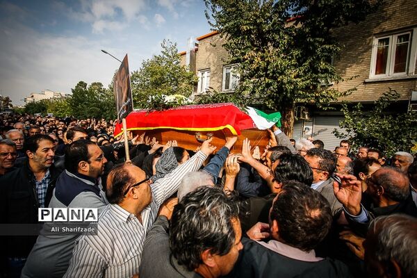 تشییع پیکر «اعظم طالقانی»