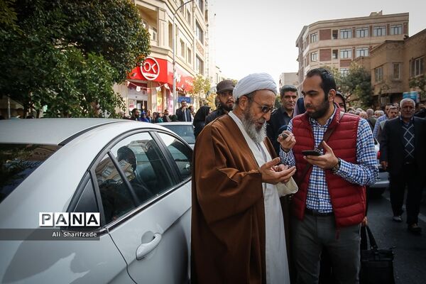 تشییع پیکر «اعظم طالقانی»