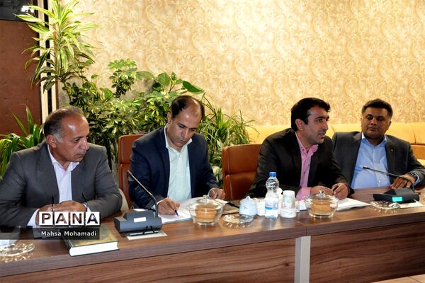 نشست بررسی طرح گردشگری دانش‌آموزی با حضور معاون سیاسی امنیتی استانداری مازندران