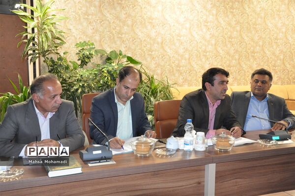 نشست بررسی طرح گردشگری دانش‌آموزی با حضور معاون سیاسی امنیتی استانداری مازندران