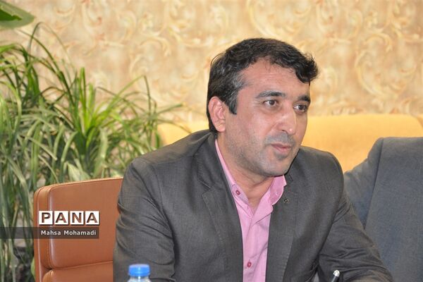 نشست بررسی طرح گردشگری دانش‌آموزی با حضور معاون سیاسی امنیتی استانداری مازندران