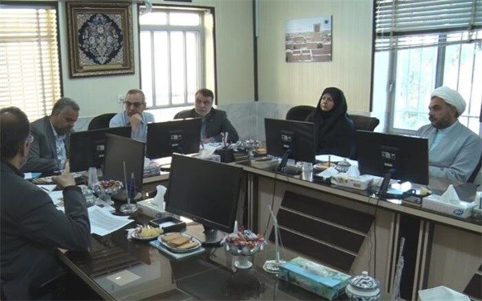 جلسه بررسی مسائل و مشکلات عمران و زیباسازی میبد با حضور فرماندار