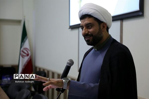 نشست نقد و بررسی طرح یک فوریتی(رفع انحصار از زبان انگلیسی در نظام آموزش همگانی کشور)