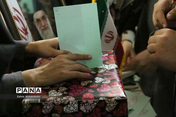 بیست و دومین دوره انتخابات شورای دانش‌آموزی در مدرسه دخترانه استثنایی نابینایان نرجس