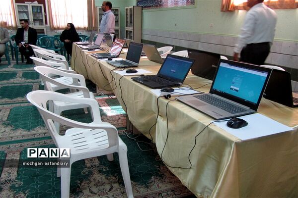برگزاری انتخابات الکترونیکی شورای دانش‌آموزی در مدارس نی ریز