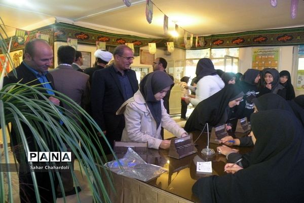 مراسم نمادین انتخابات شورای دانش‌آموزی