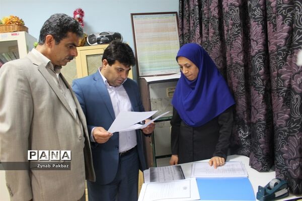 بازدید از بیست و دومین دوره انتخابات شوراهای دانش‌آموزی مدارس بوشهر