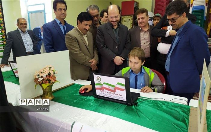 برگزاری الکترونیکی انتخابات شورای دانش آموزی در دبیرستان  شاهد امام صادق کاشمر