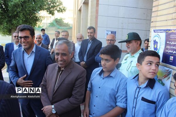 بزرگداشت پدافند غیر عامل در دبیرستان پسرانه مصلحیان شهرستان بوشهر