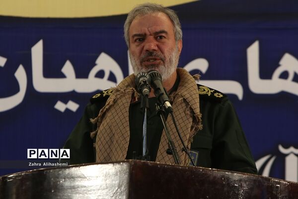 آیین افتتاحیه سراسری راهیان نوردانش آموزی کشوری در حرم مطهر امام(ره)