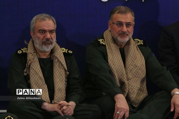 آیین افتتاحیه سراسری راهیان نوردانش آموزی کشوری در حرم مطهر امام(ره)