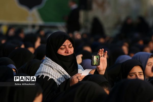 آیین افتتاحیه سراسری راهیان نوردانش آموزی کشوری در حرم مطهر امام(ره)