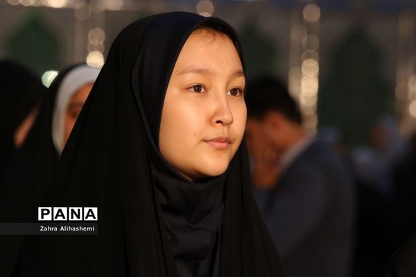 آیین افتتاحیه سراسری راهیان نوردانش آموزی کشوری در حرم مطهر امام(ره)