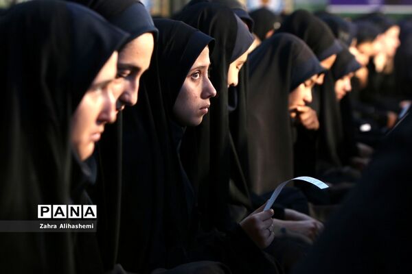 آیین افتتاحیه سراسری راهیان نوردانش آموزی کشوری در حرم مطهر امام(ره)