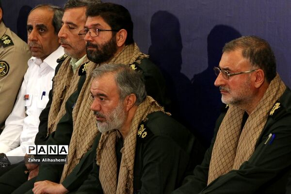 آیین افتتاحیه سراسری راهیان نوردانش آموزی کشوری در حرم مطهر امام(ره)