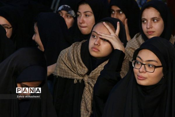 آیین افتتاحیه سراسری راهیان نوردانش آموزی کشوری در حرم مطهر امام(ره)