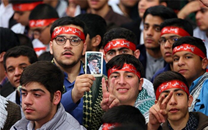 اعزام جمعی از دانش آموزان عضو اتحادیه انجمن های اسلامی استان برای دیدار با رهبر معظم انقلاب