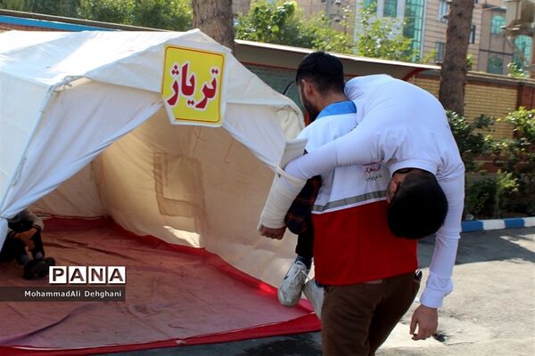 مانور پدافند غیرعامل در شهرستان بهارستان