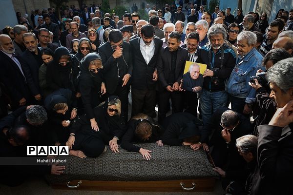 مراسم تشییع پیکر ابراهیم آبادی