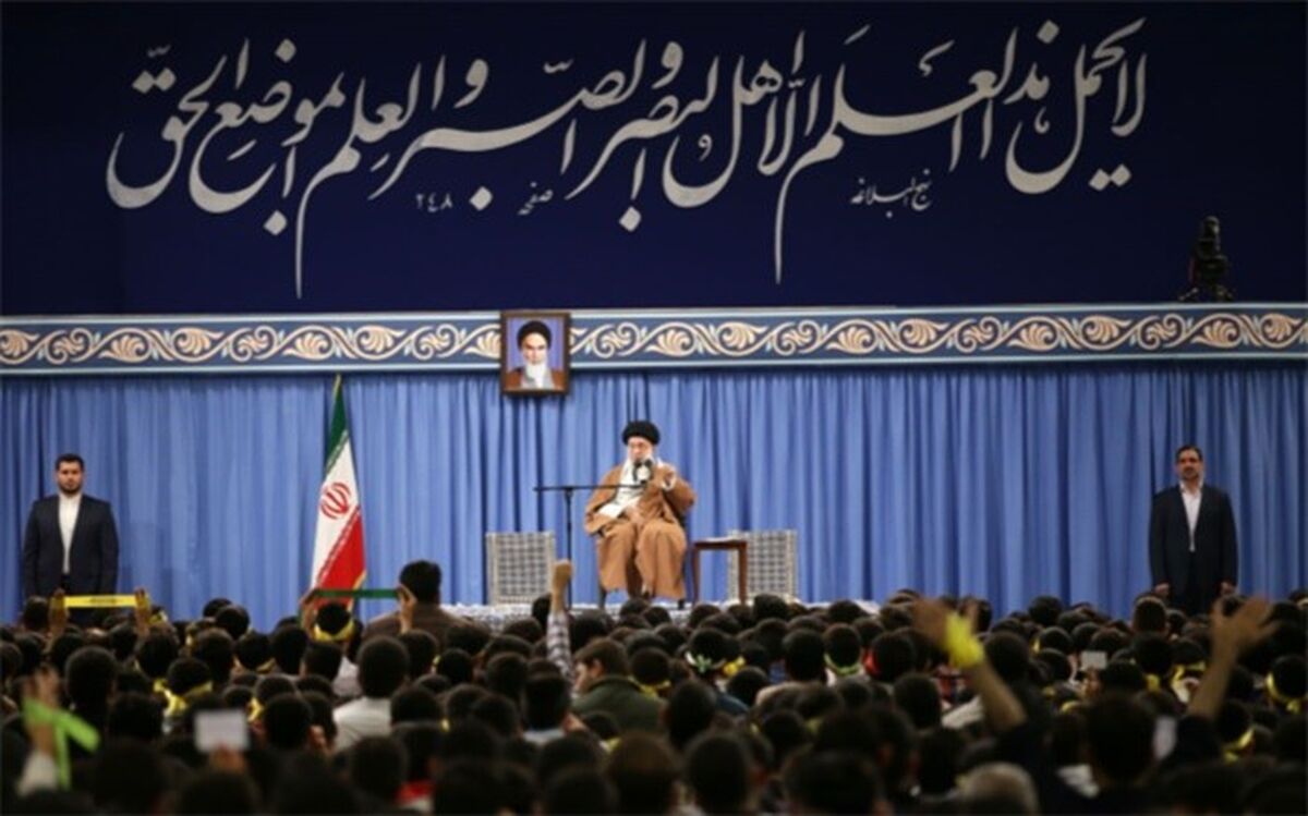 رهبر انقلاب: نمی‌گویم رابطه‌ها را قطع کنید بلکه می‌گویم به خارجی‌ها دل نبندید و فقط به داخل دل ببندید