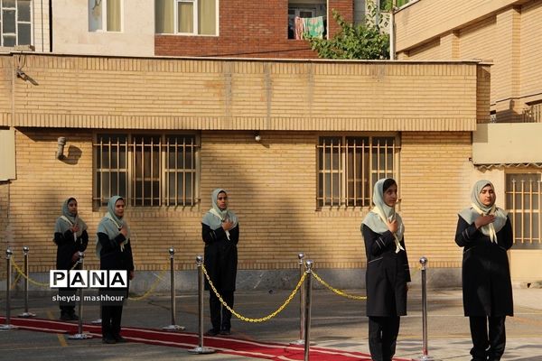 نواخته شدن زنگ استکبار ستیزی در مدارس شهرری